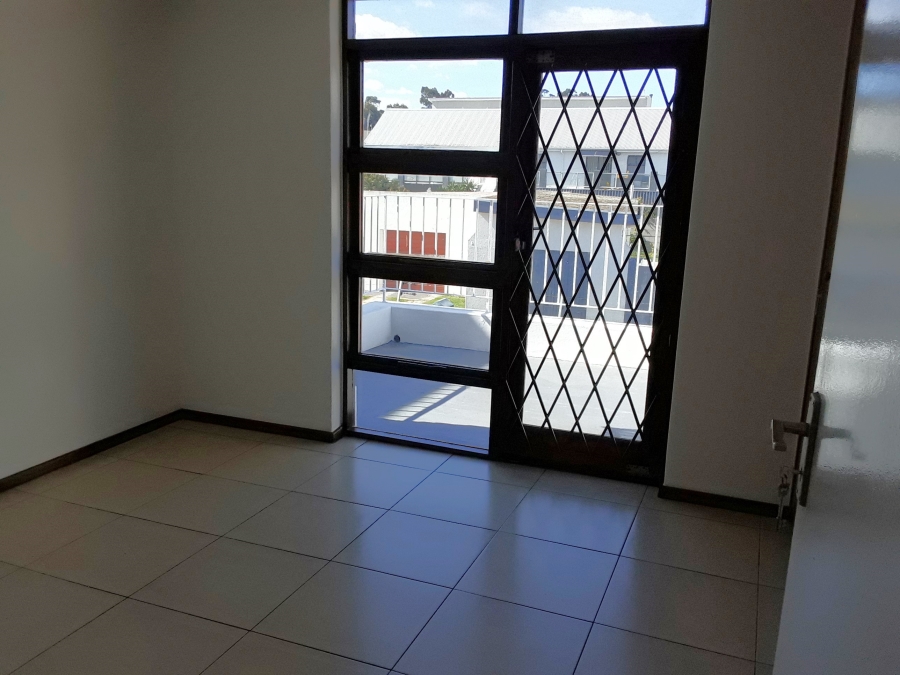 To Let 3 Bedroom Property for Rent in Strand South Western Cape